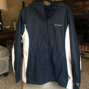 NWOT Columbia Raincoat / wind jacket